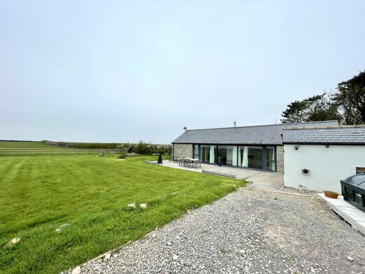 Cosy Barn With Views In Wick Vale Of Glamorgan Esterno foto